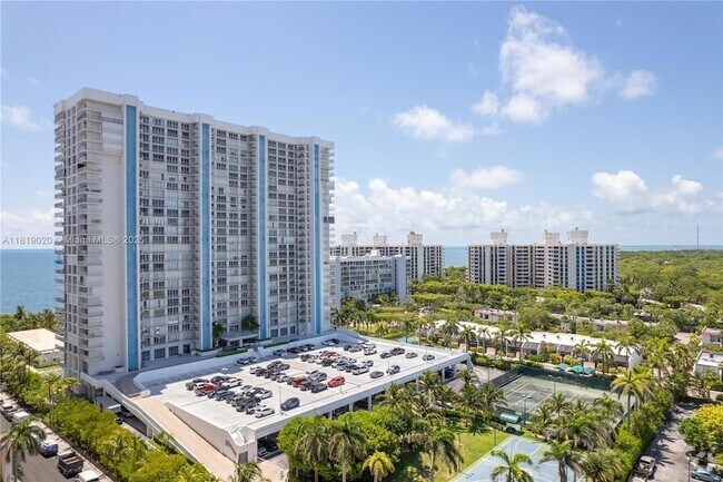Building Photo - 881 Ocean Dr Unit 11C Rental