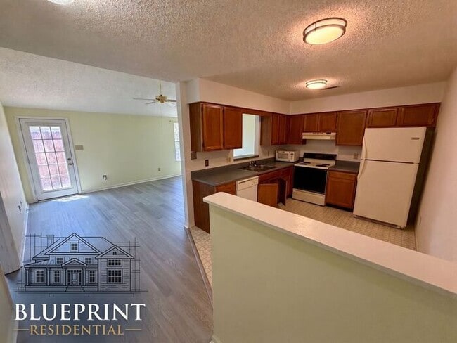 Photo - Great condo available now!