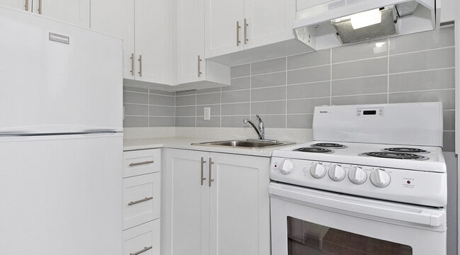 Building Photo - Pacific Beach Apartments Unit 00502