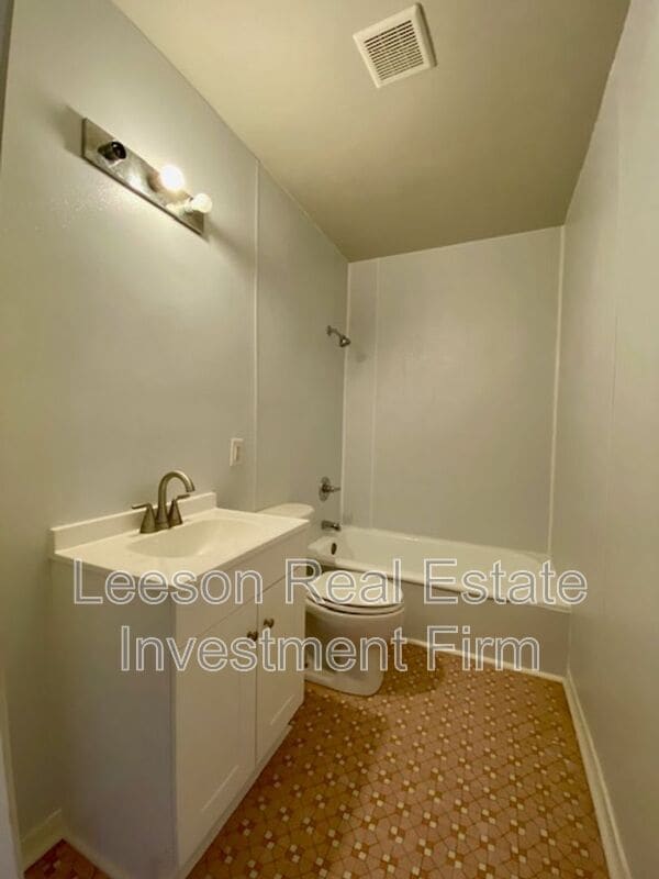 Photo - 547 Wyche St