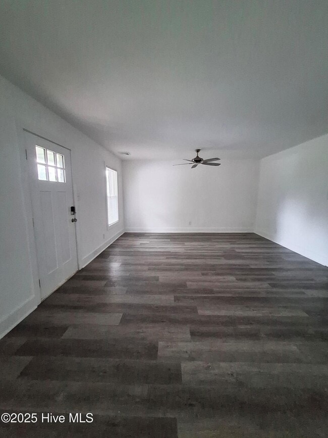 Photo - 605 W 14th Ave