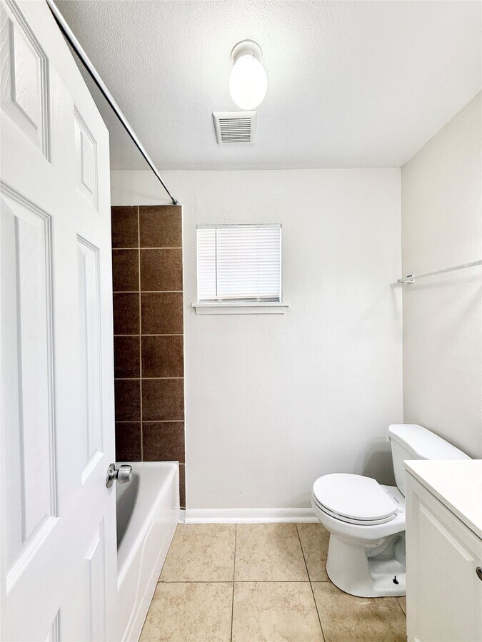 Photo - 1141 N Durham Dr Unit 9