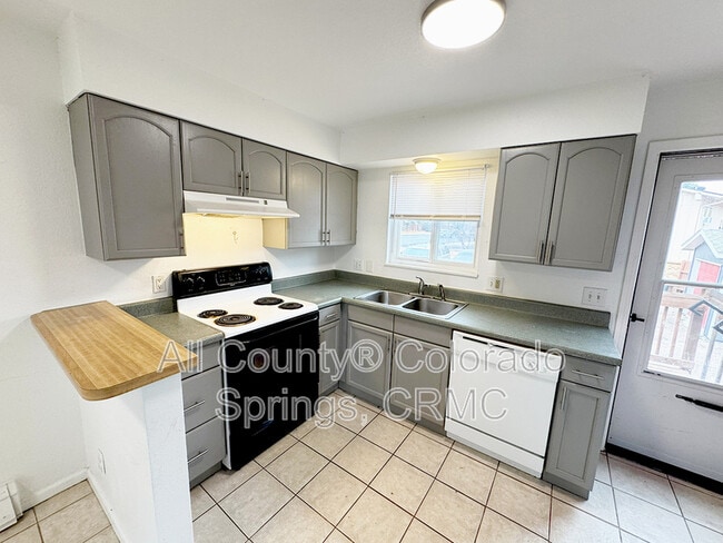 Building Photo - 4995 Picturesque Cir Unit Apt 4