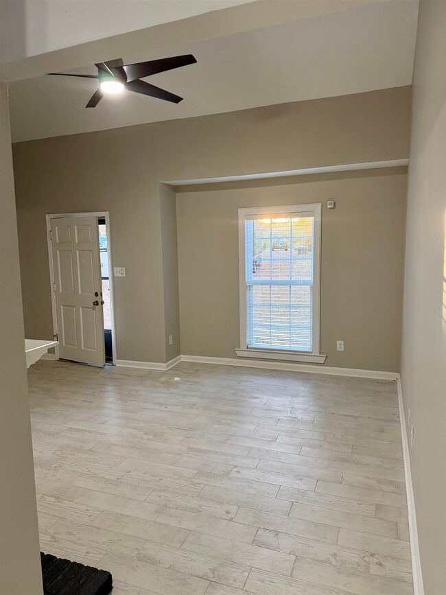 Photo - 4834 Sturbridge Ln