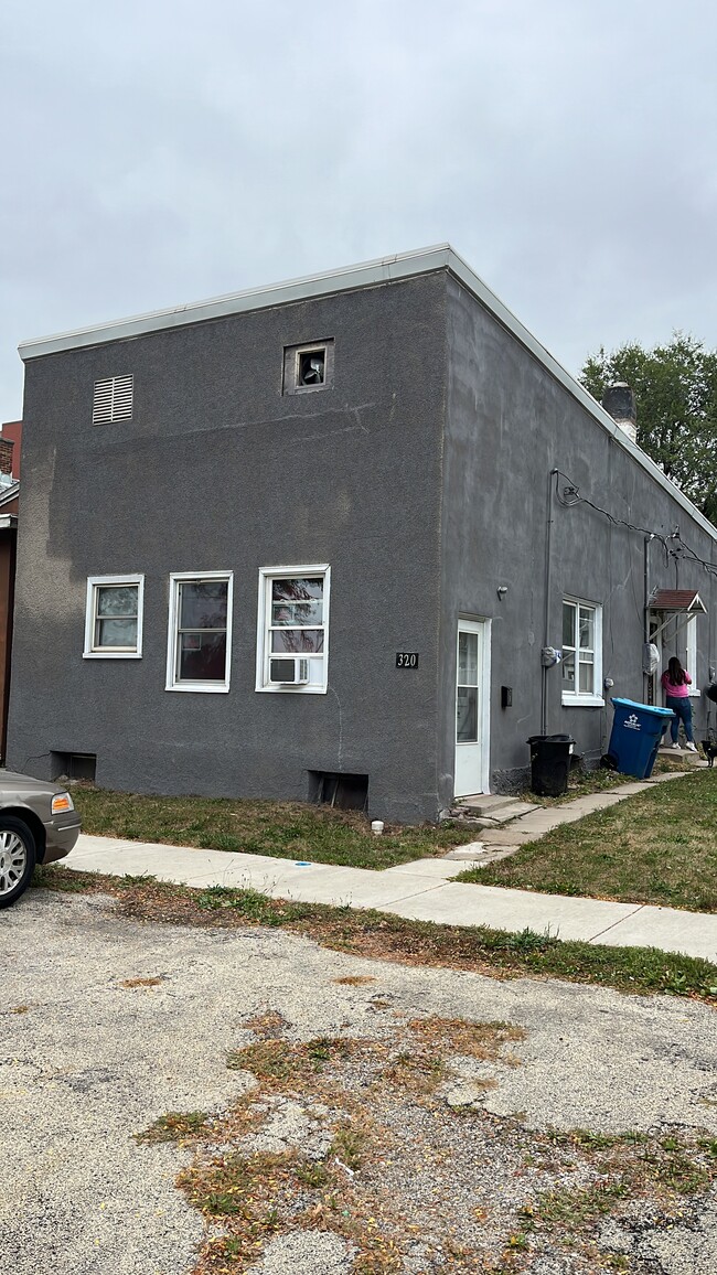 Photo - 320 W St Paul St