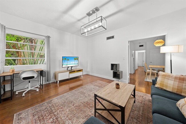 Building Photo - 1211 Pennsylvania Ave Unit A1