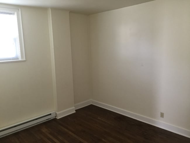 Photo - 121 Center St Unidad 1st Flr Front
