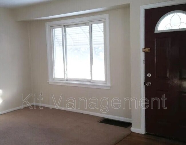 Photo - 34 W Poinsetta Ave