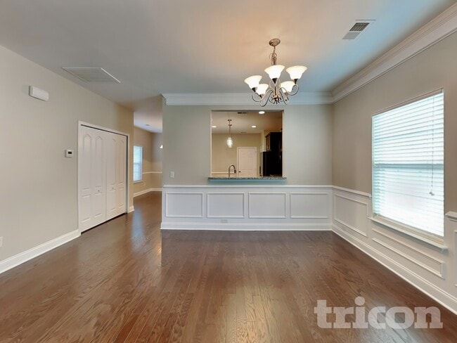 Photo - 102 Ellis Mill St