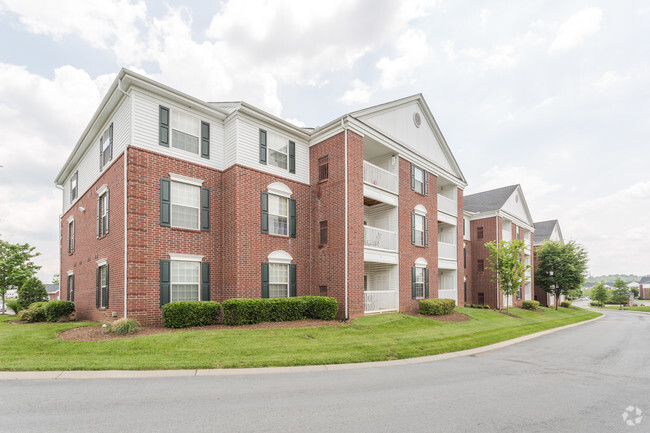 Exterior - Wellington Farms Apartments