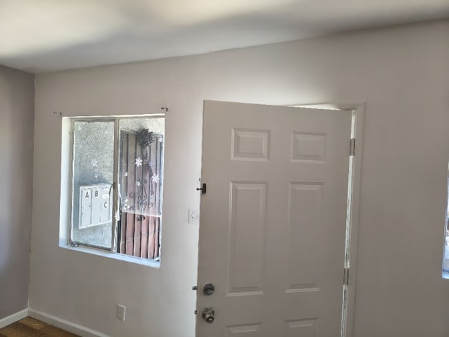 Building Photo - 3578 Marguerite St Rental