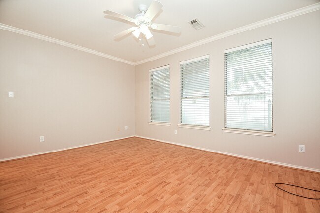 Photo - 4202 Creek Hollow Ln