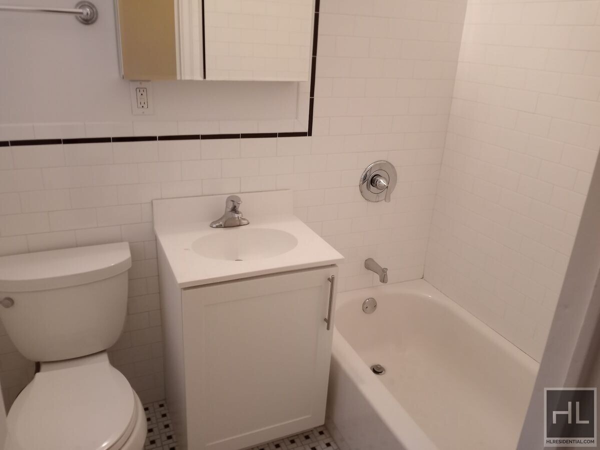 Photo - AMSTERDAM AVENUE Unit 15B