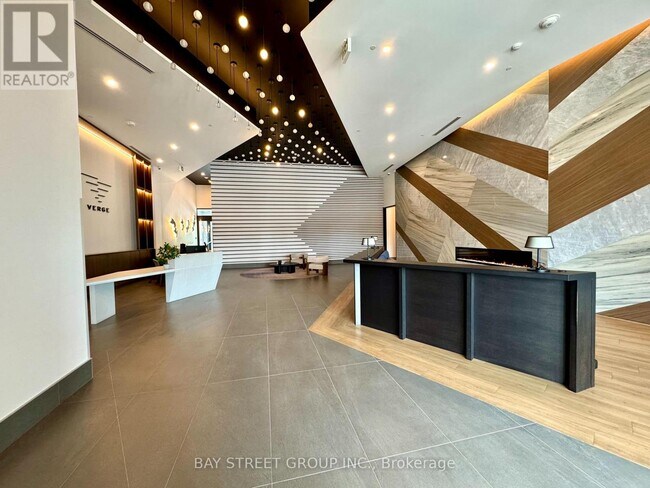 Photo - 1037 The Queensway Unité 607