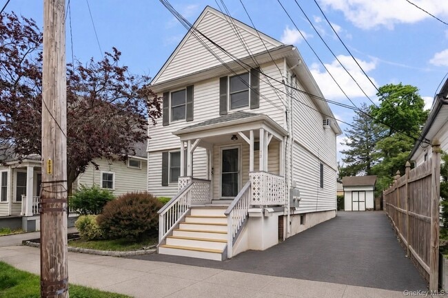 Building Photo - 75 Maxwell Ave Unit B