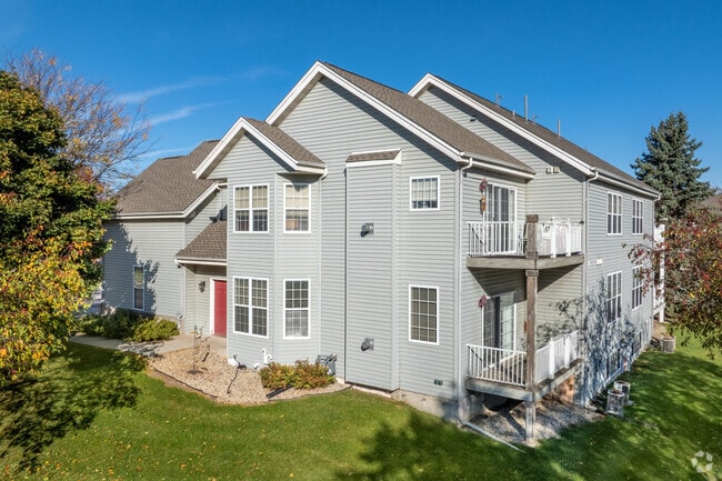 Building Photo - Hunter's Trail