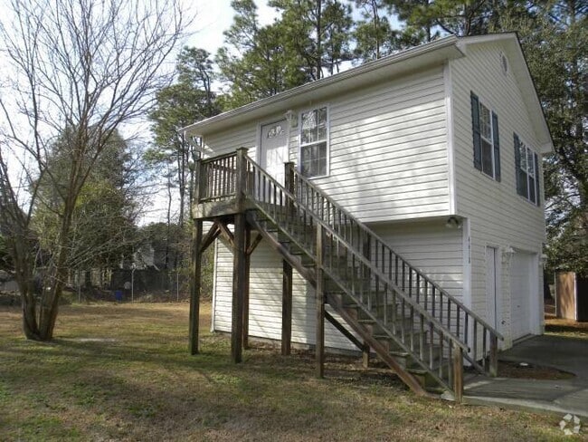 Building Photo - Cute One Bedroom apartment, Free standing ...