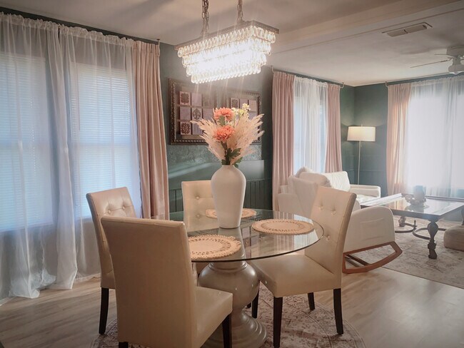 Photo - 415 S Prairieville St