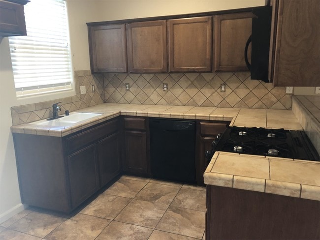 Photo - 4719 Ryzona Dr