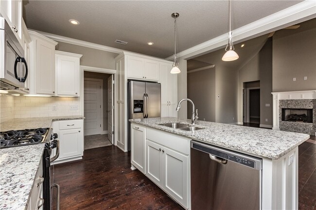 Photo - 1511 Abbey Ln