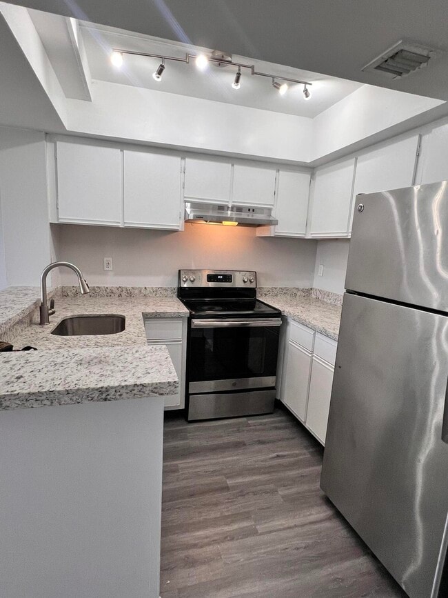 Photo - 718 Executive Center Dr Unit 31