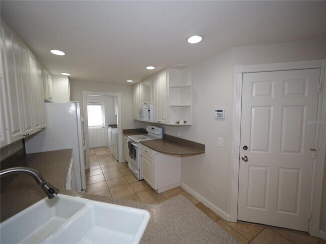 Photo - 1553 Napoli Dr W