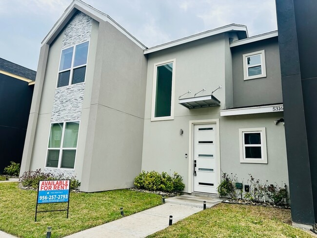 Building Photo - 5316 N Crown Point