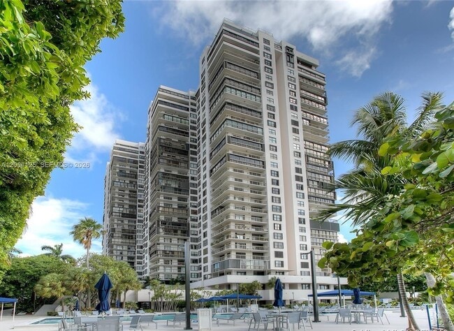 Building Photo - 2333 Brickell Ave Unit 1803
