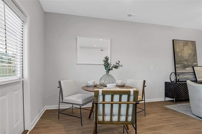 Photo - 10 American Ave