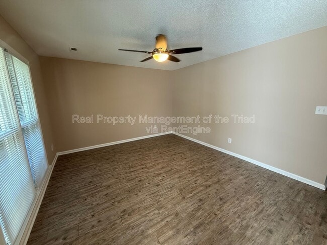 Photo - 4005 Sassafras Ct