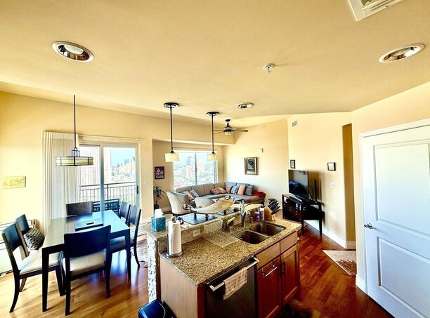 Photo - 215 Center St Unit 417.1