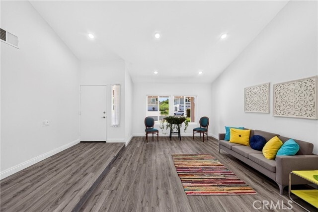 404 Continental Ct