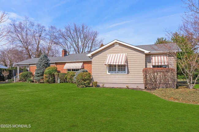 Photo - 4 Lawrence Ave