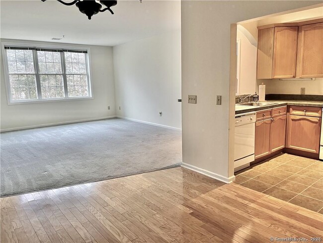 Photo - 2590 Gold Star Hwy Unidad APT 204