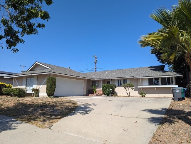 Photo - 3943 Constellation Rd House