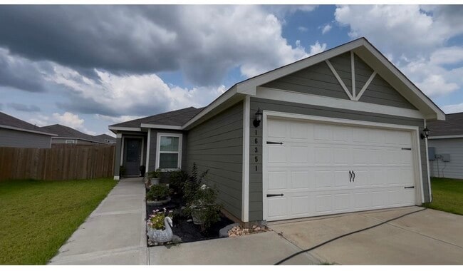 Photo - 16351 Sweet Grv Dr House