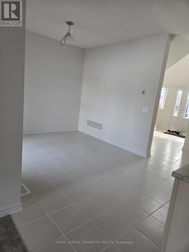 Photo - 142 MacPhail St