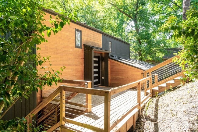 Photo - Ultra Modern Three Bedroom Home!