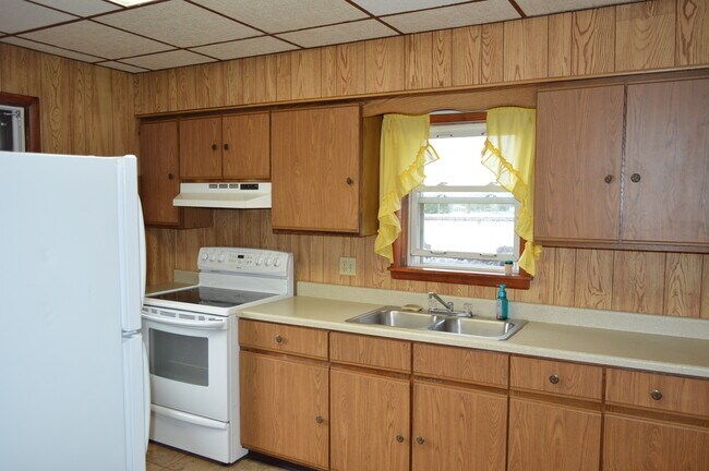 Photo - 211 S Main St