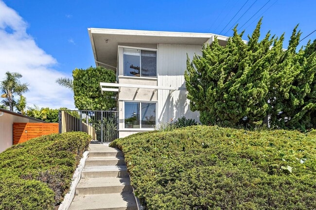 Building Photo - 2 W Avenida San Gabriel Unit 1