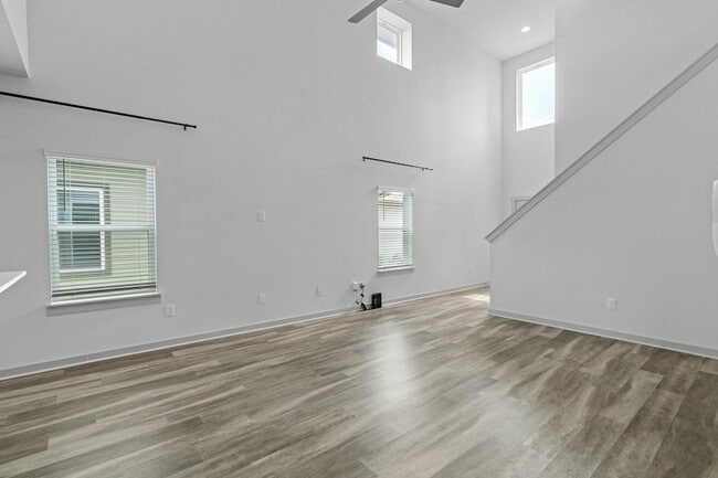 Photo - 8312 Mimi Ln