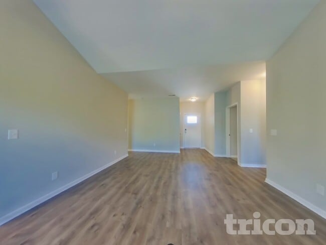 Photo - 746 W Coker Way