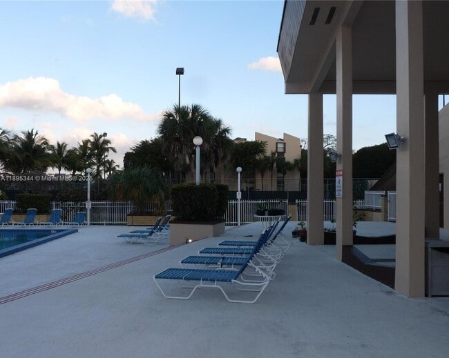 Photo - 14501 N Kendall Dr Unit 408H