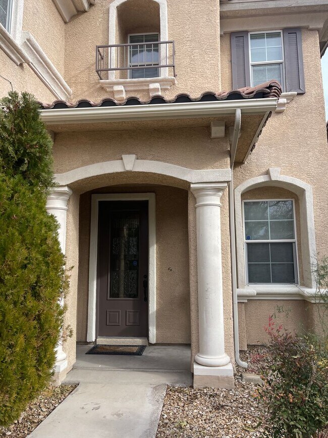 Photo - 2 Story Home in Mountains Edge Community!