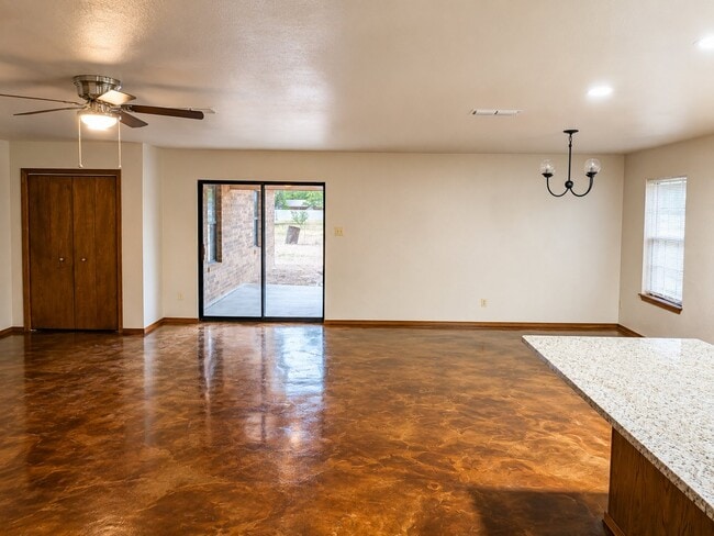 Photo - 2525 N Spruce Ave