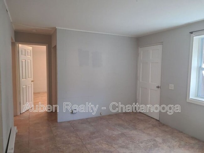 Photo - 713 Lupton Dr Unit A