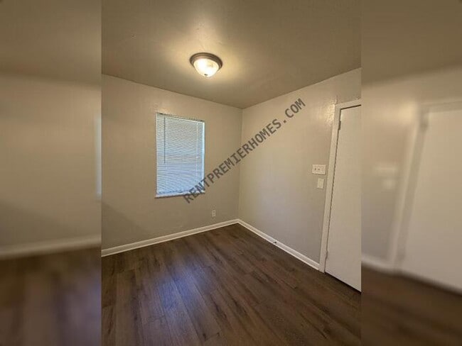 Photo - 7720 Bradley Dr