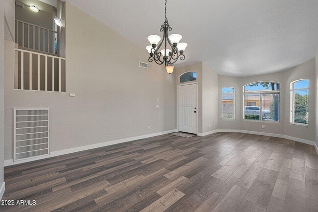 Photo - 15841 W Moreland St