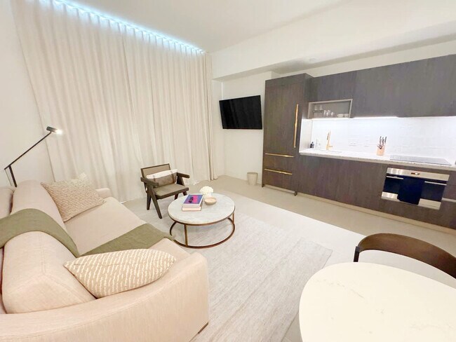 Photo - 159 NE 6th St Unidad FL48-ID1332433P