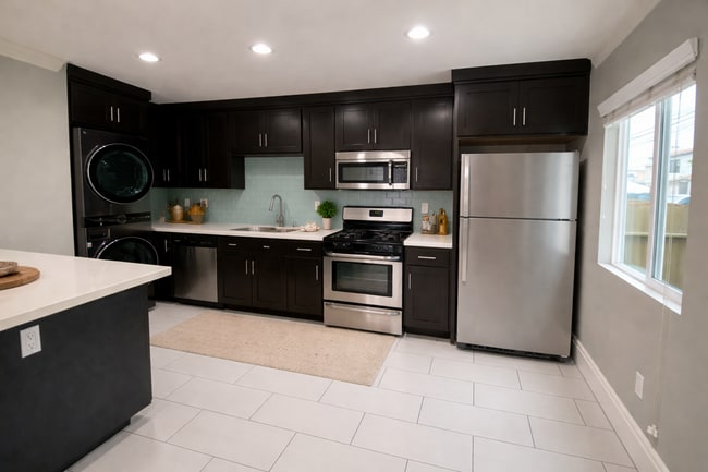 Building Photo - AC! In Unit 4523 Wilson Avenue